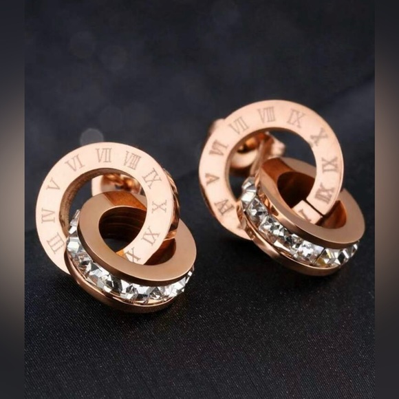 💠 316 Surgical Steel ROSE GOLD Roman Numeral/Rhinestone Hoop Earrings NWT - Picture 2 of 3